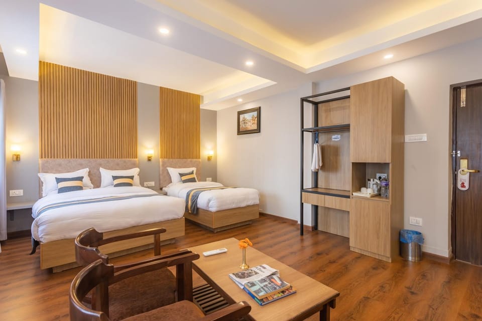 Bed, TV and multimedia, Photo of the whole room, Bedroom, hair dresser, wardrobe, air conditioner