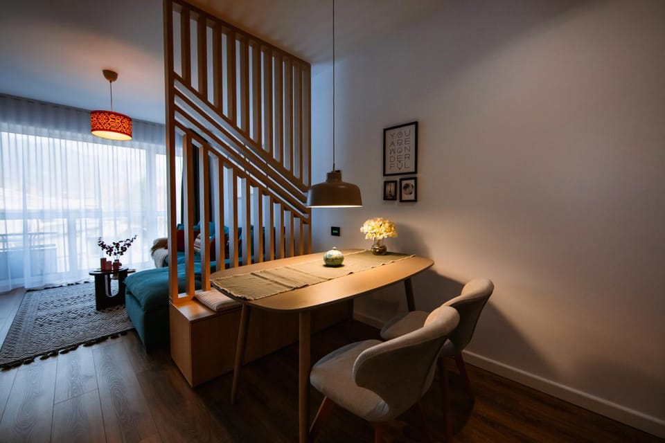 Photo of the whole room, Seating area, Dining area