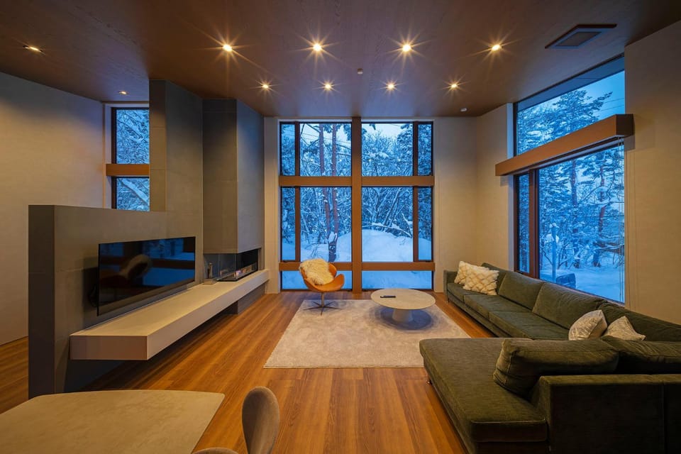 Communal lounge/ TV room, TV and multimedia, Living room, Seating area, Evening entertainment