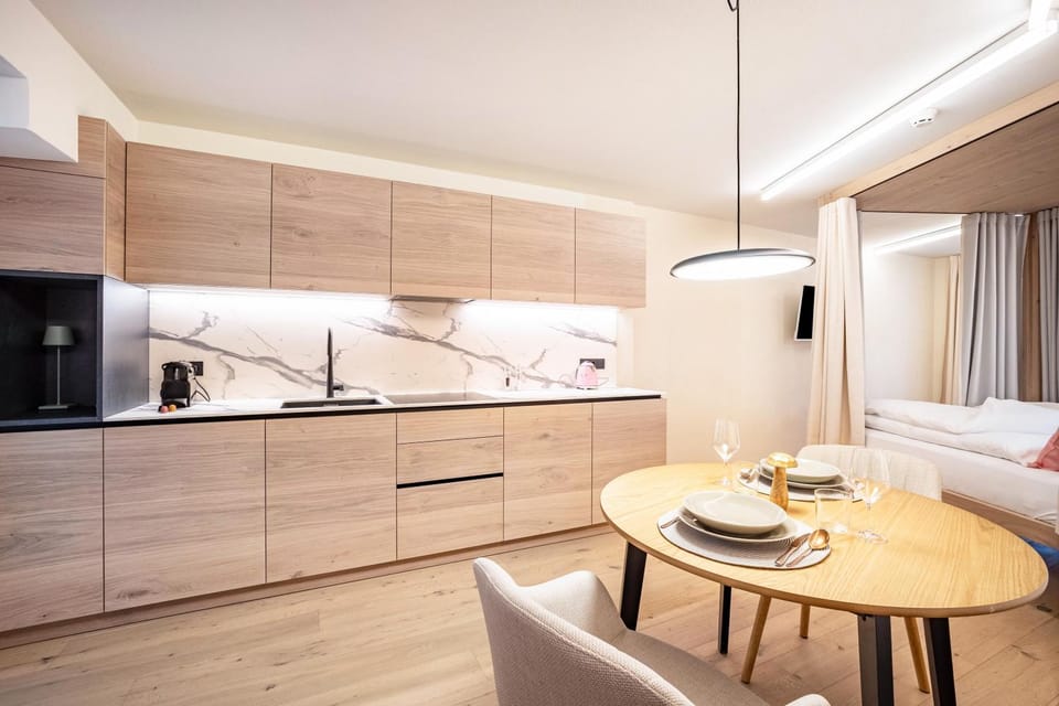 Property building, Kitchen or kitchenette, Living room