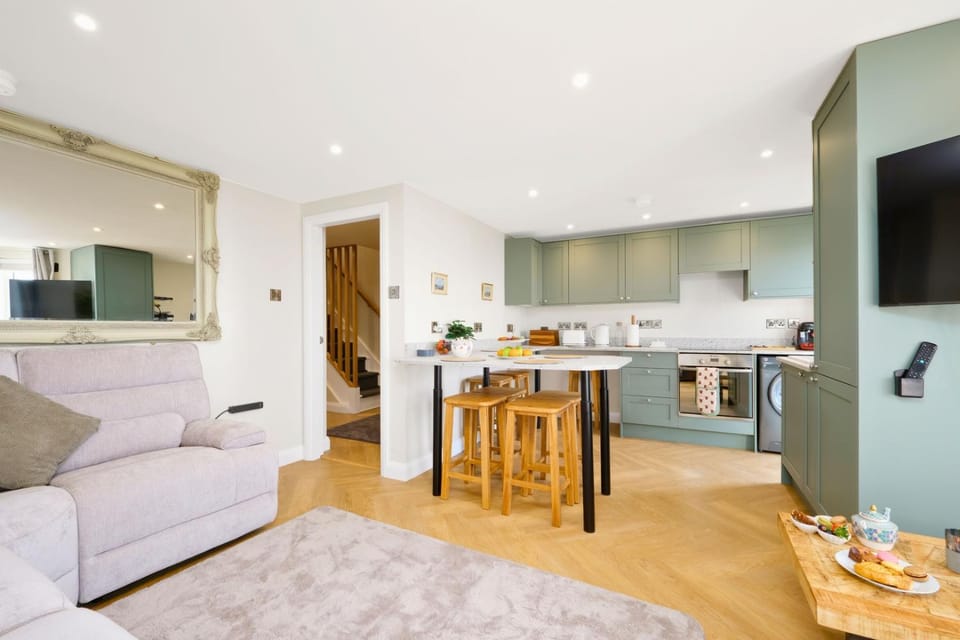 Luxury Seaview Penthouse - Sleeps 7 - Golf Park 4 Apartment in Portrush