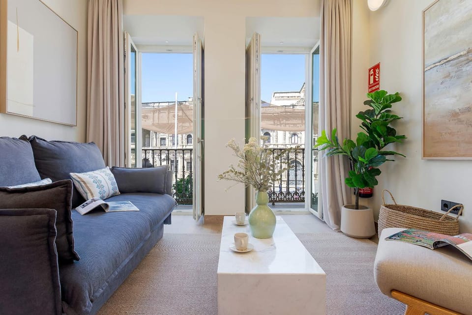 View (from property/room), Balcony/Terrace, Living room, Seating area