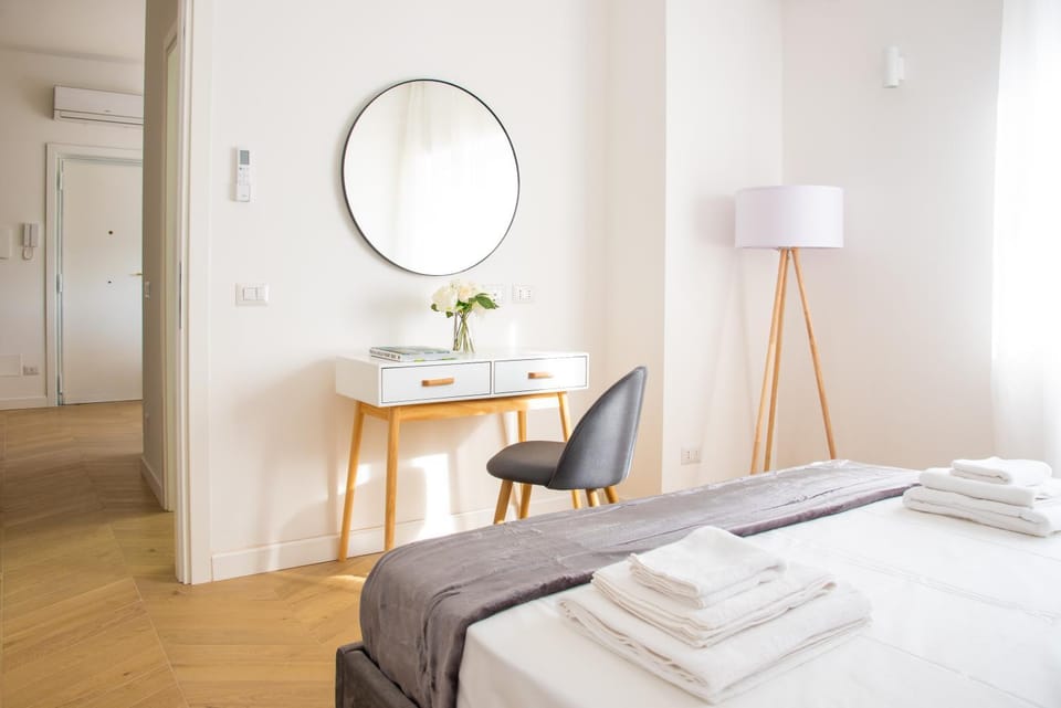 Bed, Photo of the whole room, Bedroom, hair dresser, towels, wardrobe