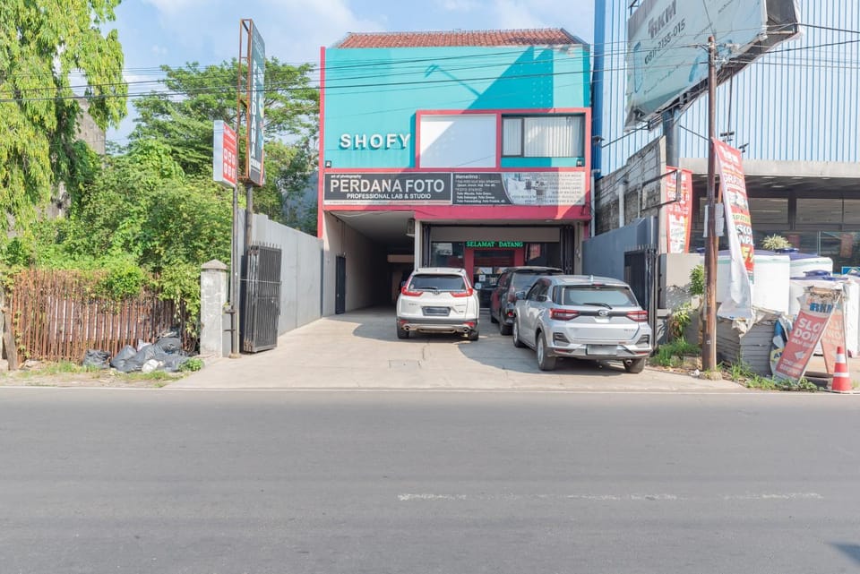 Facade/entrance