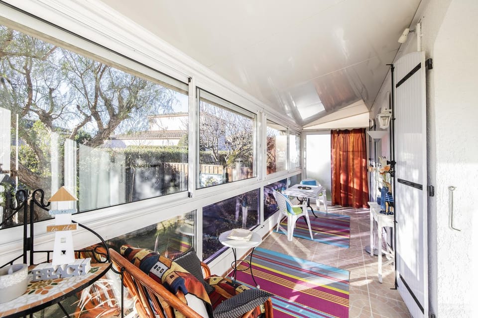 Patio, Dining area