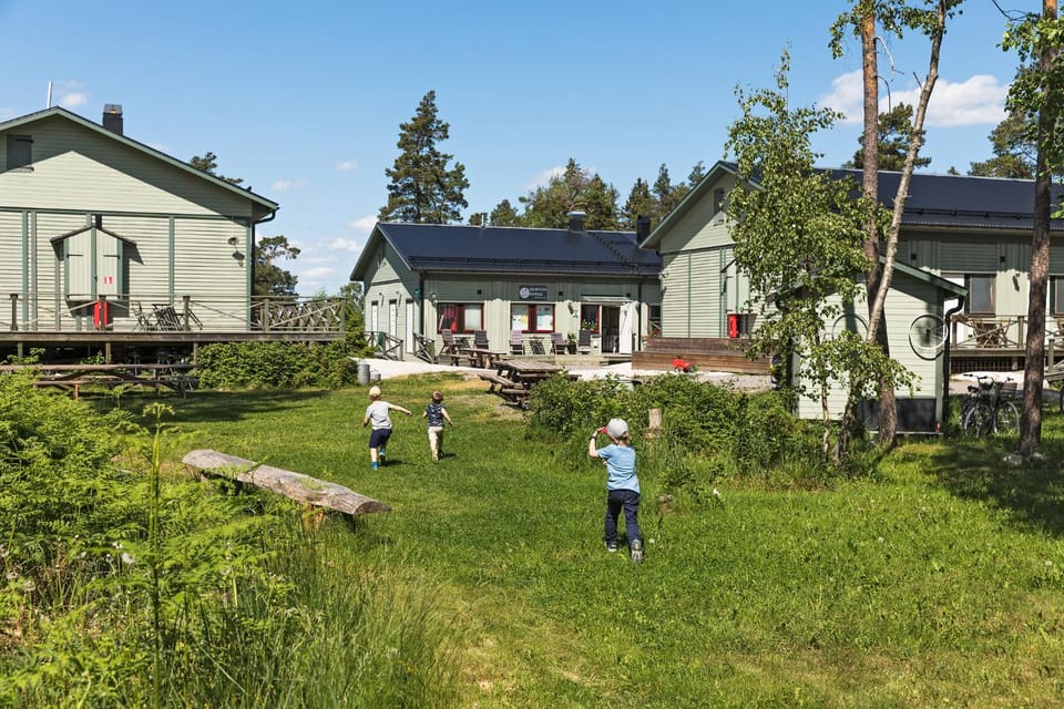 Property building, Garden, children, Family