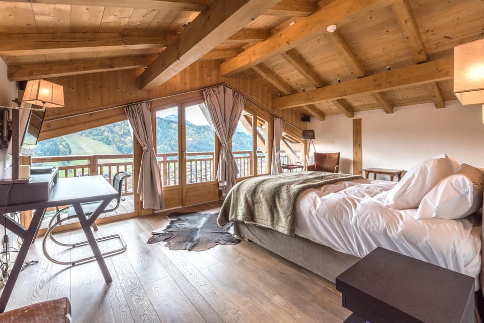 Natural landscape, Balcony/Terrace, Bedroom
