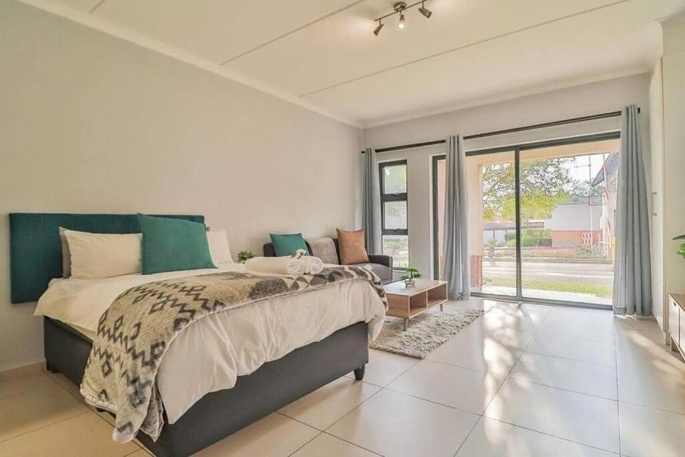 Poppy Rentals Apartment in Sandton