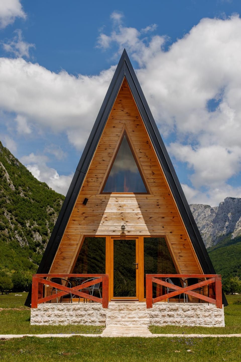 Silence House House in Montenegro