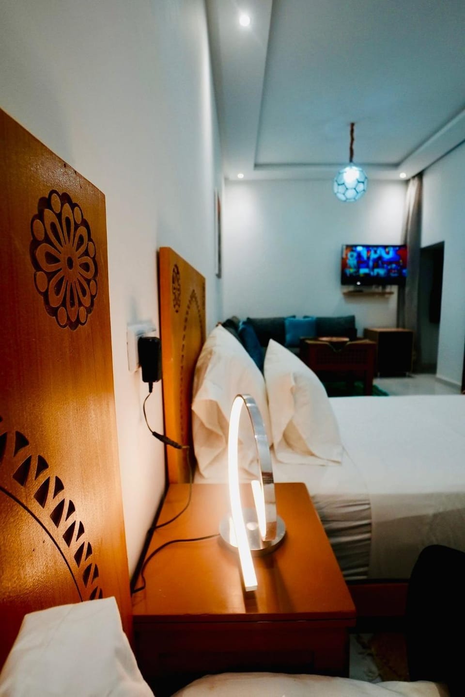Communal lounge/ TV room, Bed, TV and multimedia, Living room, Photo of the whole room, Seating area, Bedroom