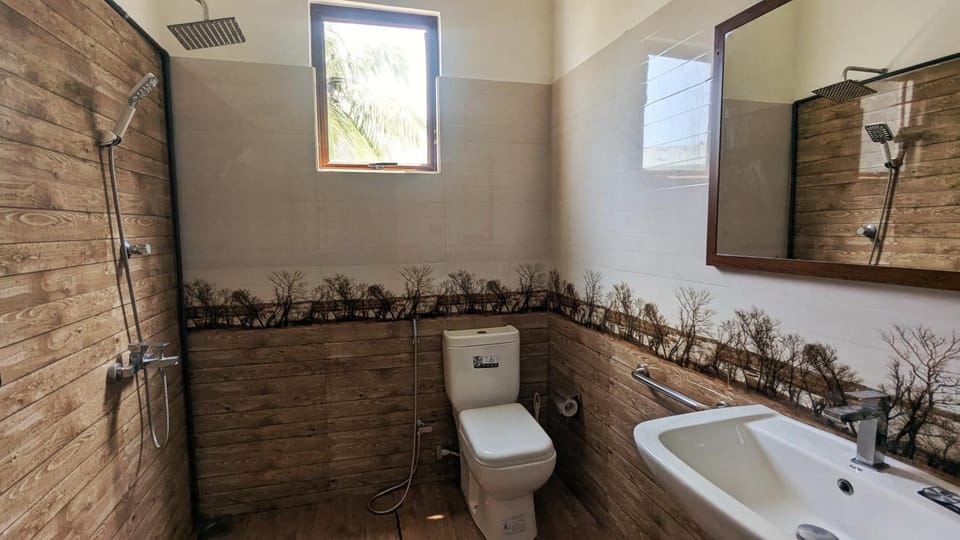 Shower, Toilet, Bathroom, Bath