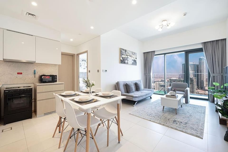 Downtown Luxurious 1BR Near Dubai Mall and Fountain Apartment in Dubai