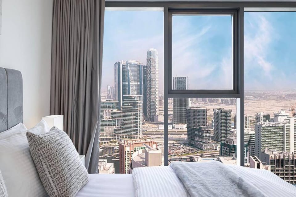 Downtown Luxurious 1BR Near Dubai Mall and Fountain Apartment in Dubai