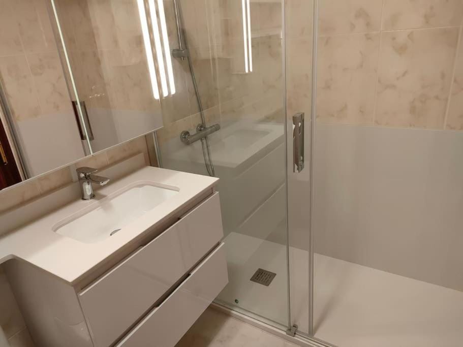 Shower, Bathroom, Bath