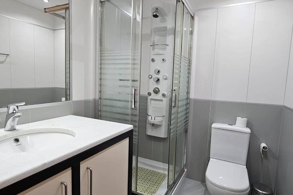 Shower, Toilet, Bathroom