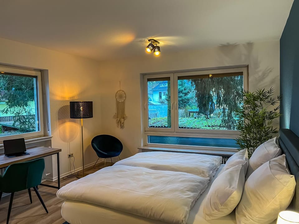 Bed, Photo of the whole room, Bedroom, hair dresser
