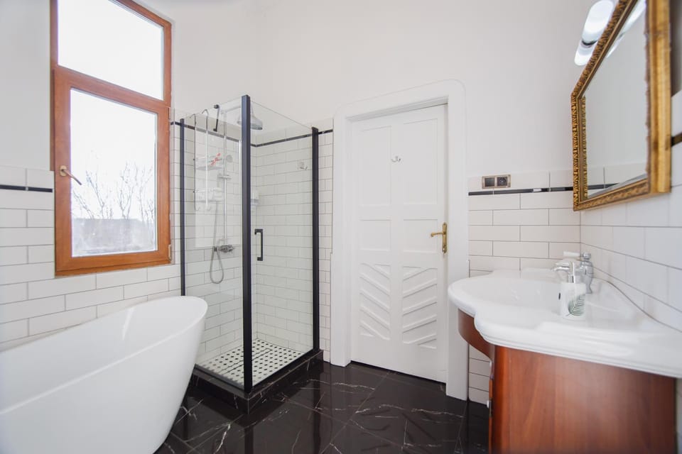 Shower, Bathroom, Bath, towels