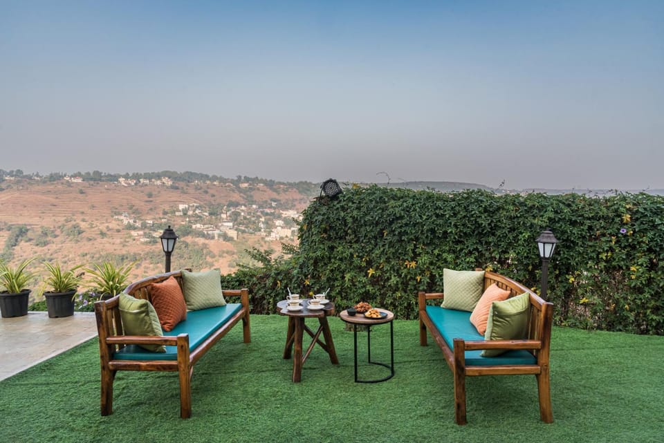 Garden, Seating area, Mountain view