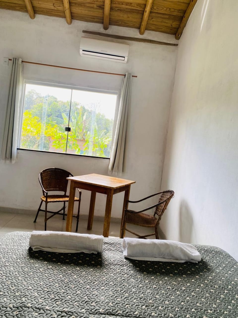 Bed, Photo of the whole room, Bedroom, air conditioner