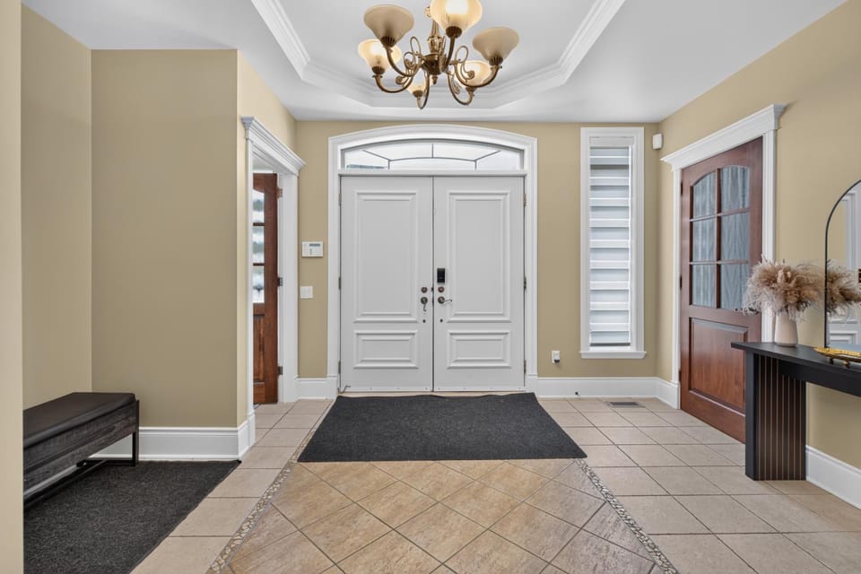 Lobby or reception, wardrobe