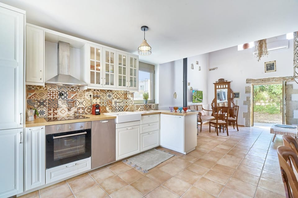 Kitchen or kitchenette, Living room, Seating area, Dining area, dishwasher, pet friendly, stove