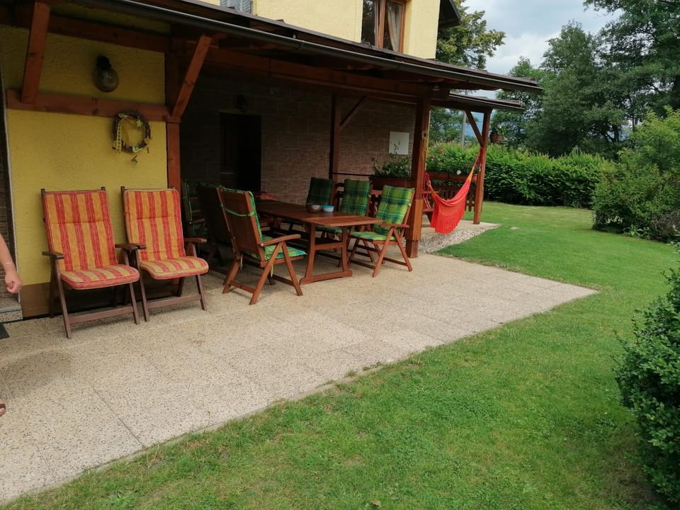 Patio, Facade/entrance