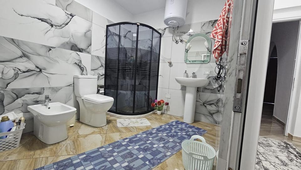 Shower, Bathroom, bidet