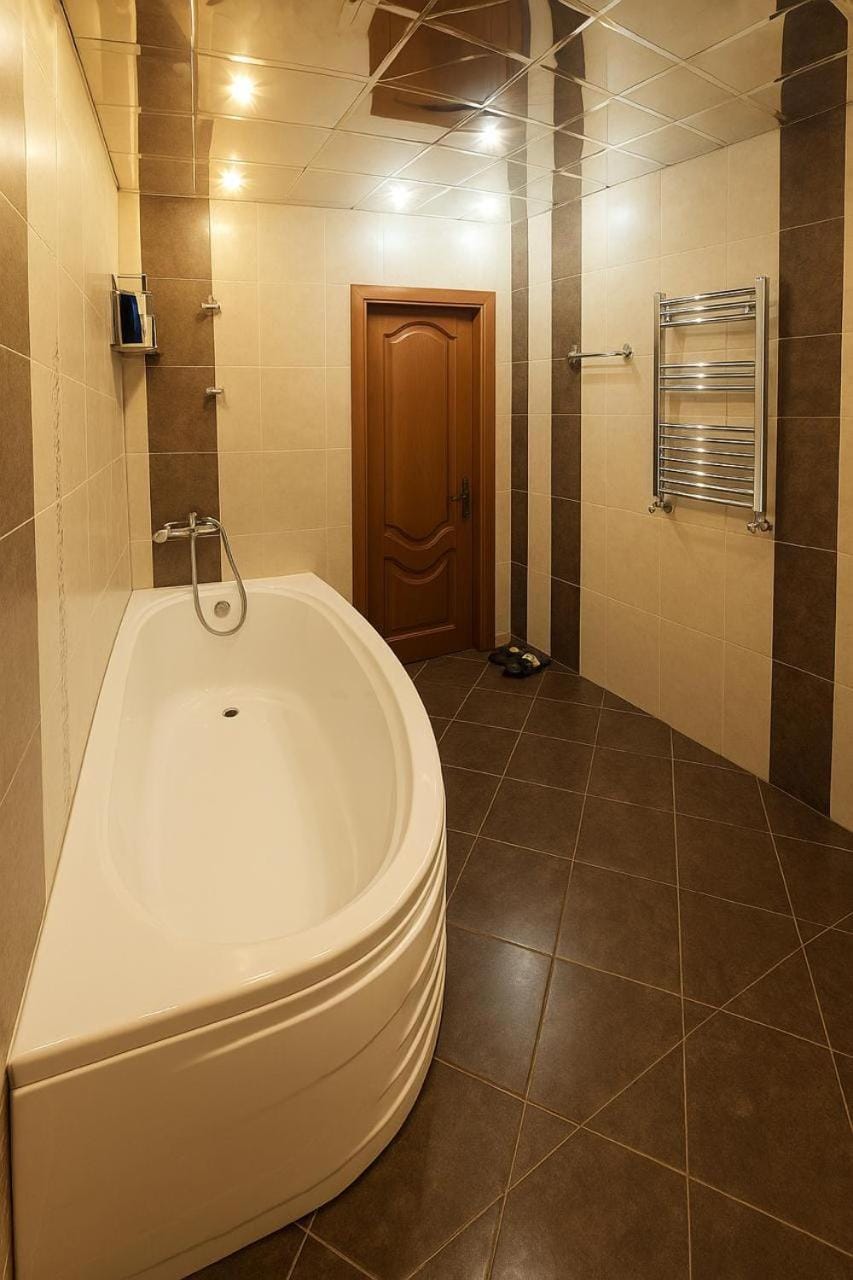 Shower, Hot Tub, Bathroom, Bath