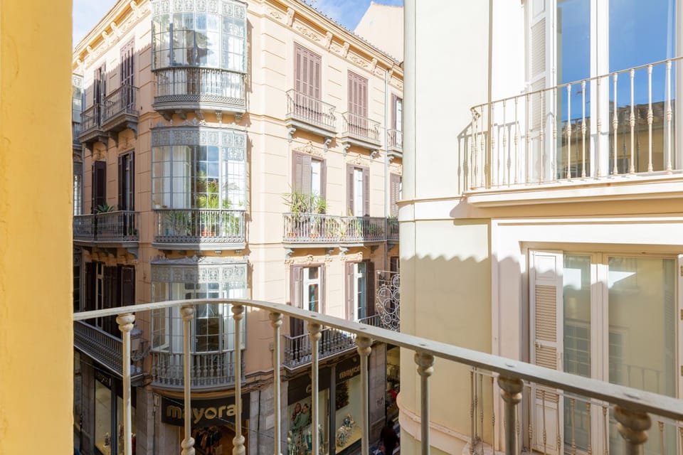 View (from property/room), Balcony/Terrace, Landmark view, Street view