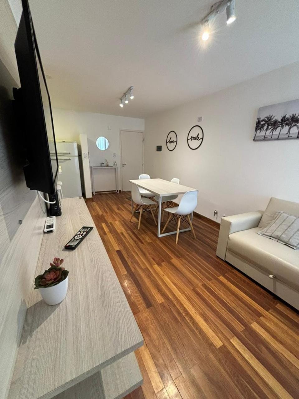 TV and multimedia, Living room, Dining area