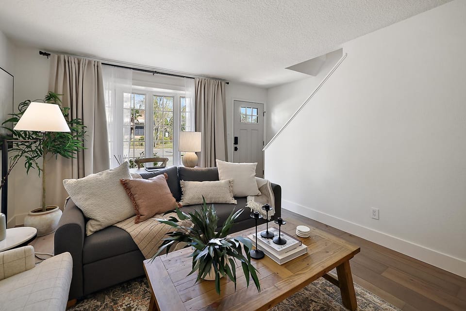 The Tremain - Steps to Downtown w King Bed Villa in Mount Dora