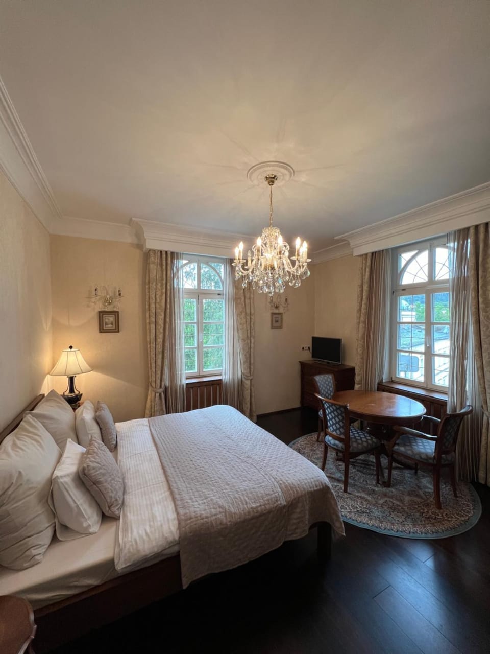Bed, TV and multimedia, Photo of the whole room, Seating area