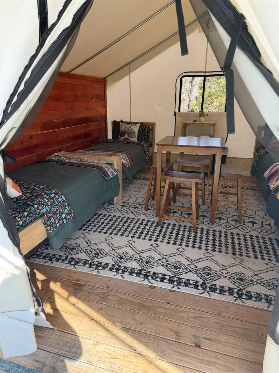 Peaceful Glamping Retreat at Roaring River Luxury tent in Roaring River Township