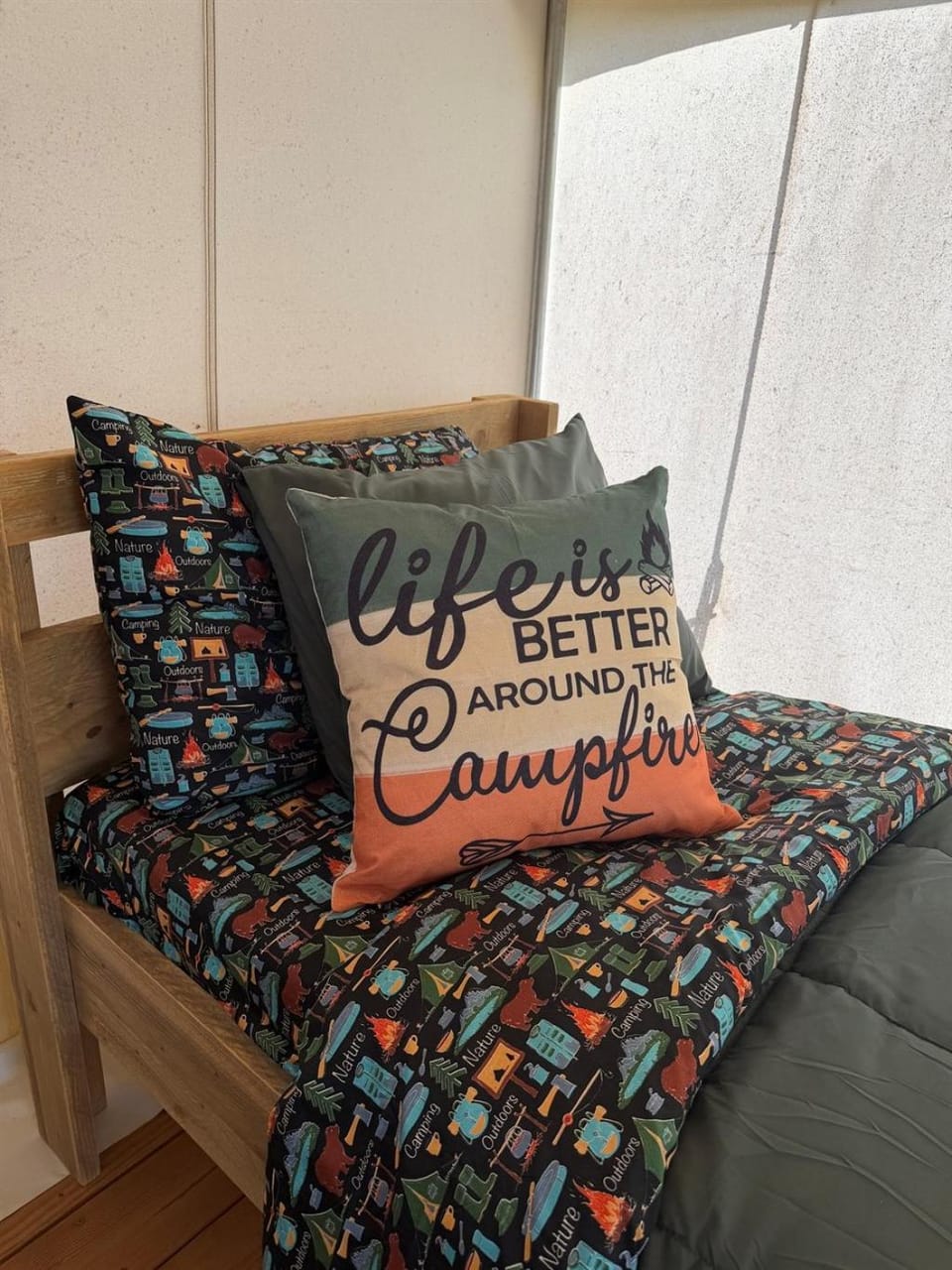 Peaceful Glamping Retreat at Roaring River Luxury tent in Roaring River Township