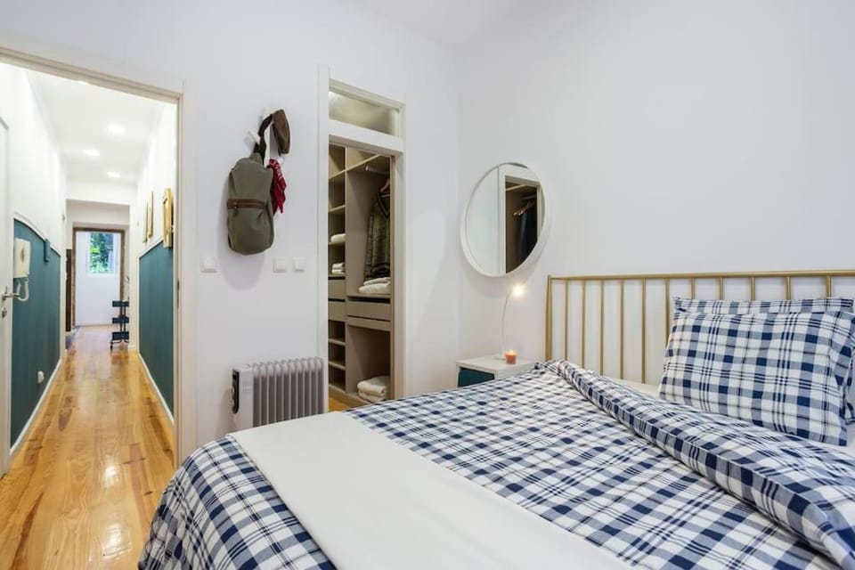 Bed, Photo of the whole room, Bedroom, towels, wardrobe