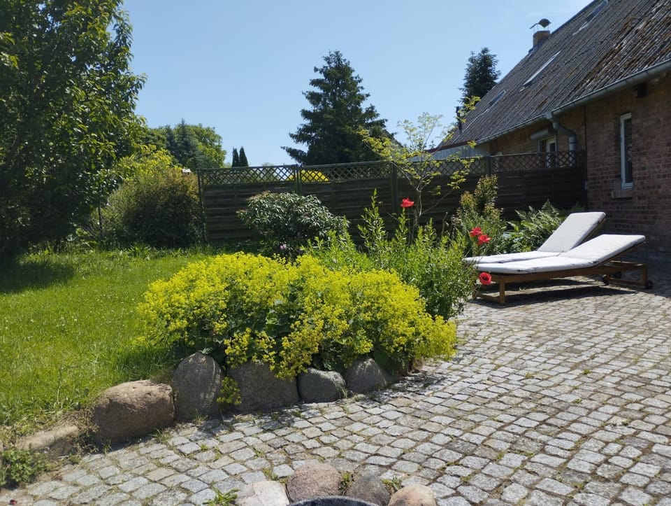 Garden, Balcony/Terrace