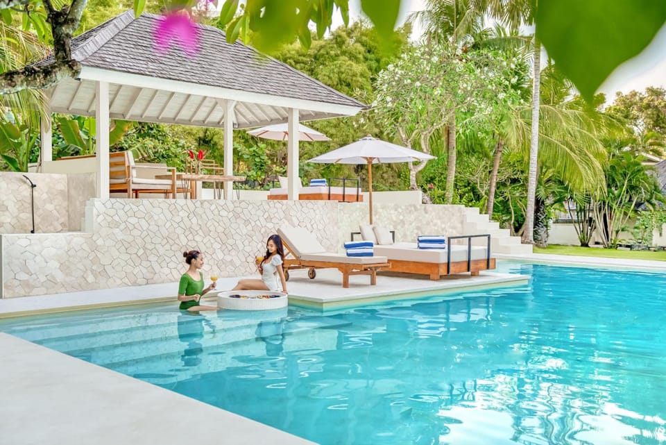Villa Venice - 2000m2 Garden right behind beach Villa in North Kuta