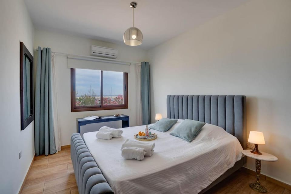 Glabur Stays! The One -1 - Elite Marina Front! Apartment in Larnaca District