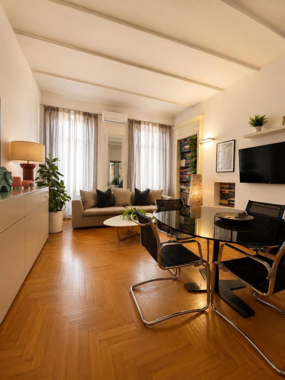 TV and multimedia, Living room, Seating area