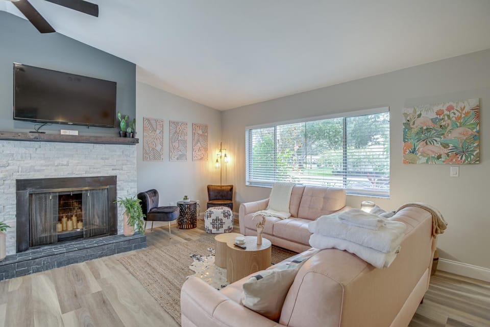 Fully Remodeled St Petersburg Home w/ Private Pool House in Pinellas Park