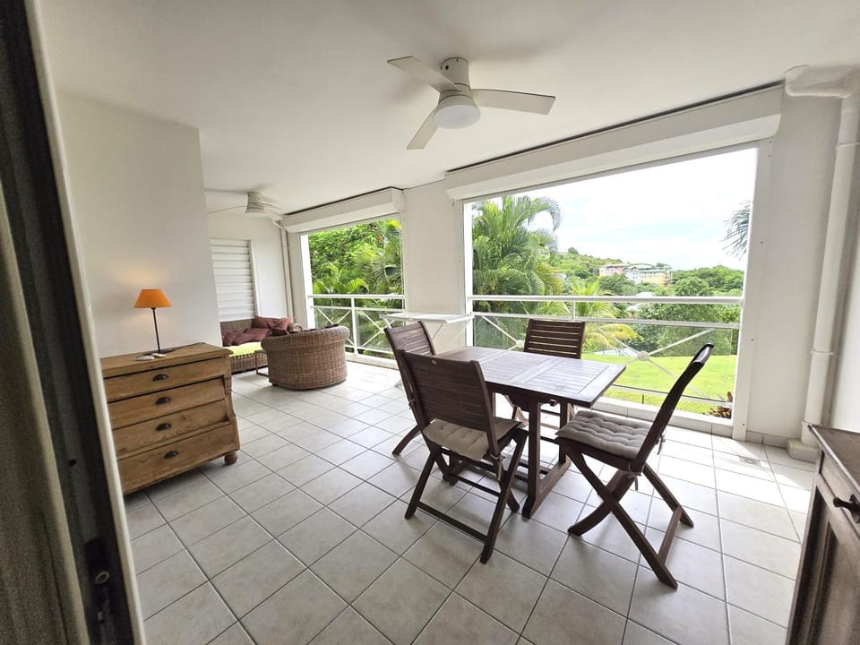 Patio, Dining area