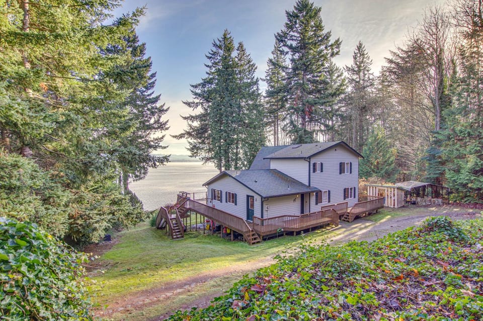 Hat Island Home with Stunning View and Wraparound Deck House in Puget Sound