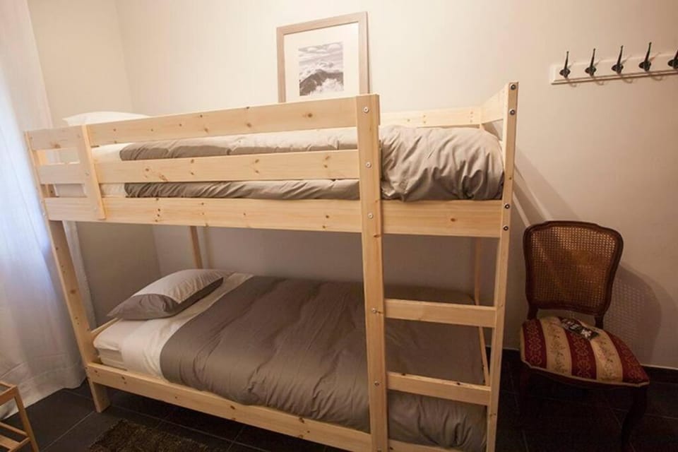 Photo of the whole room, bunk bed