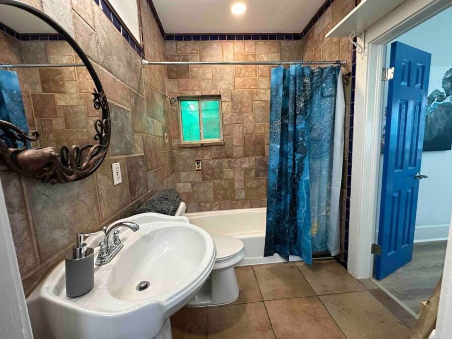Luxury 1 Bd Montrose - Genova at The Italian Plaza Nature lodge in Houston