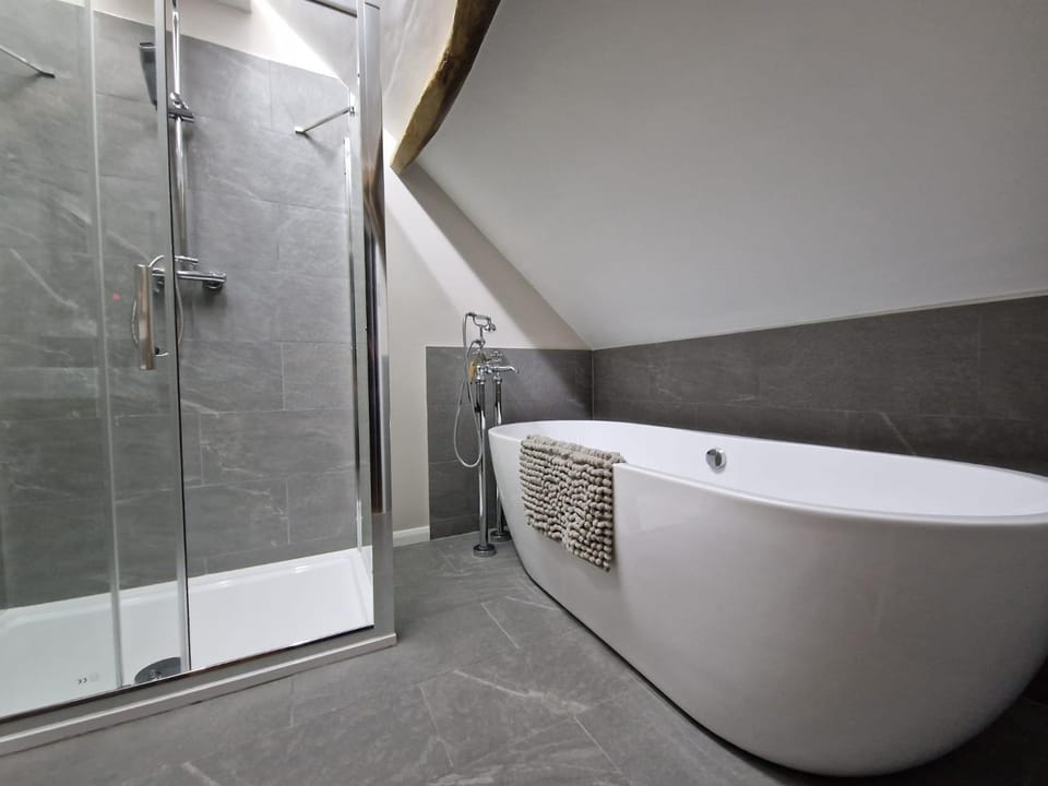 Bathroom, Bath