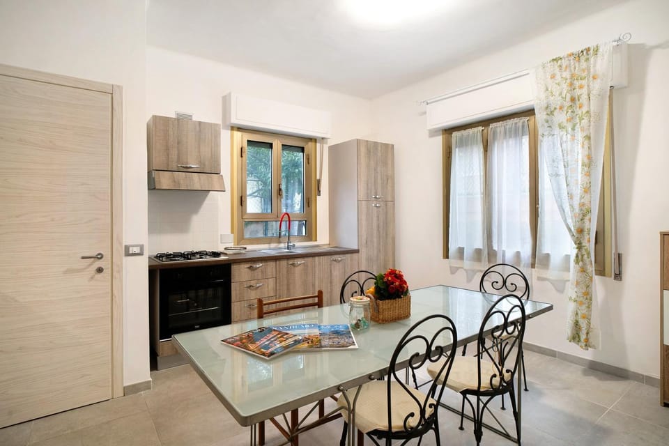 Property building, Kitchen or kitchenette, Living room