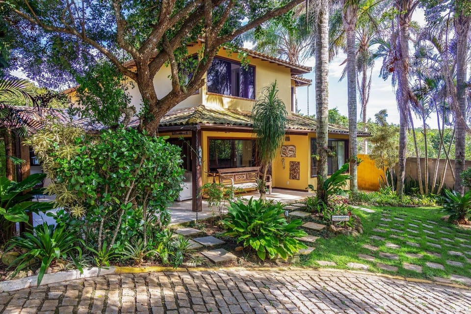 Facade/entrance, Area and facilities