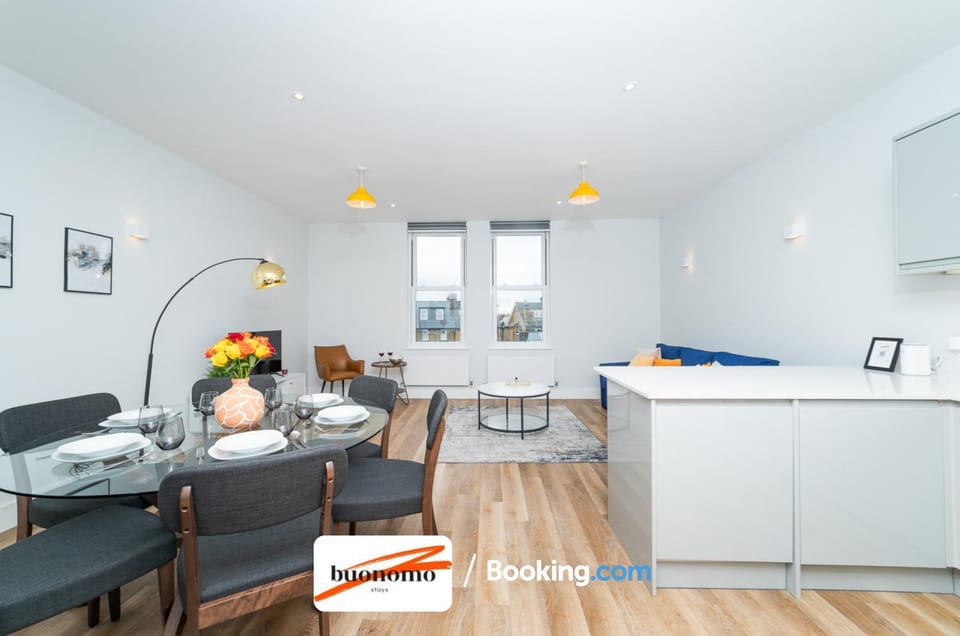 Kitchen or kitchenette, Living room, Dining area