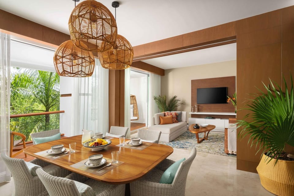 View (from property/room), Living room, Dining area