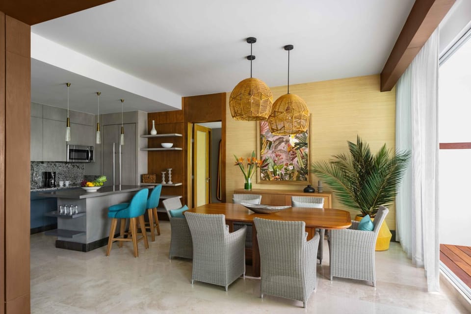 Dining area, kitchen